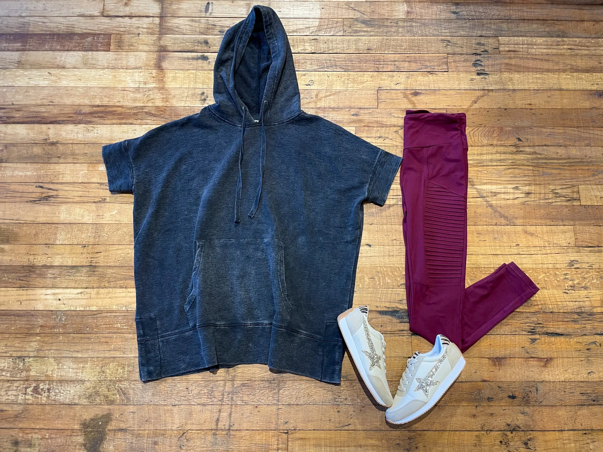 *BELLES & DOORBUSTER* Moto Leggings in Burgundy
