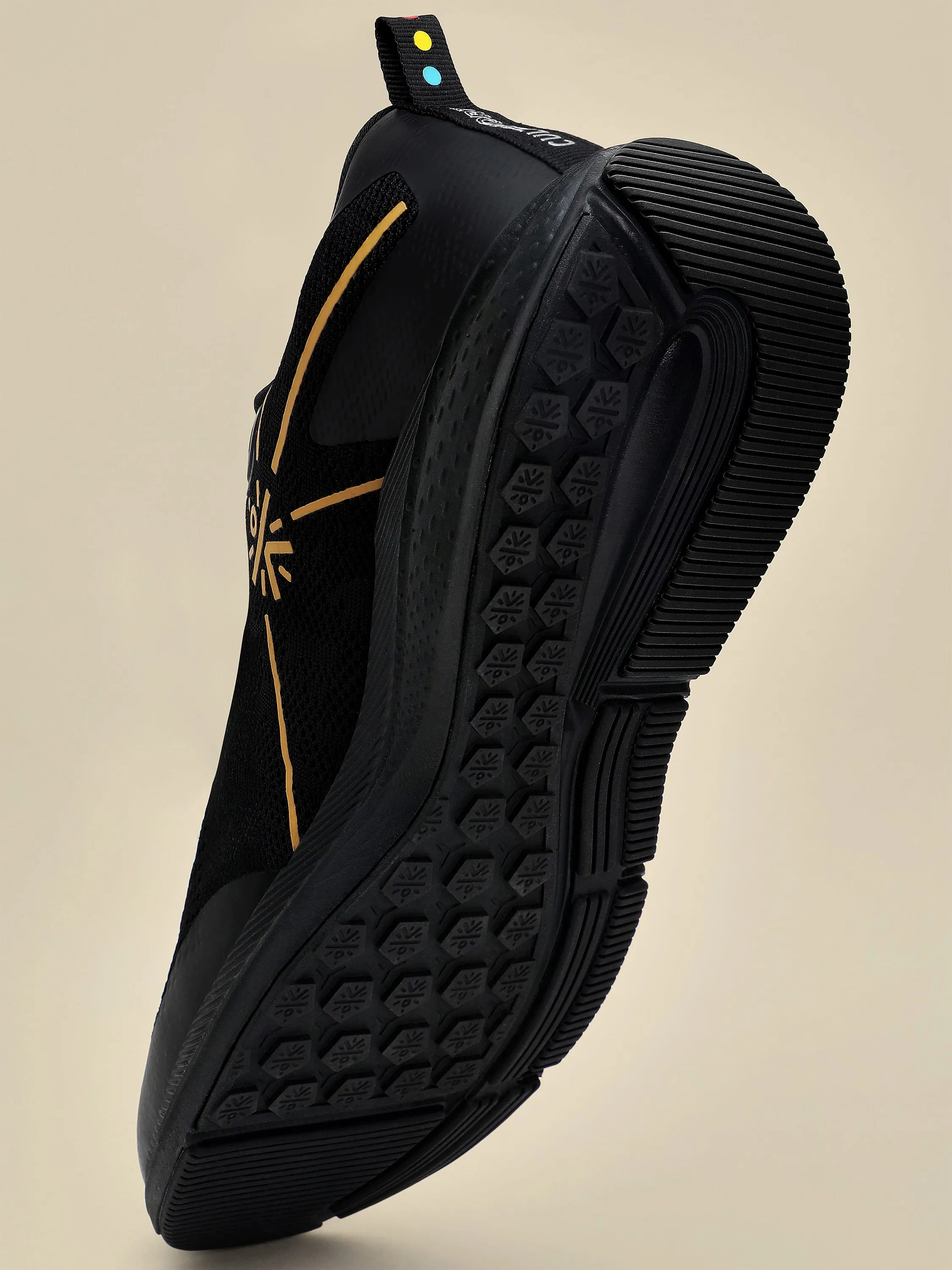 Flomo Men Running Shoes - Black/Gold