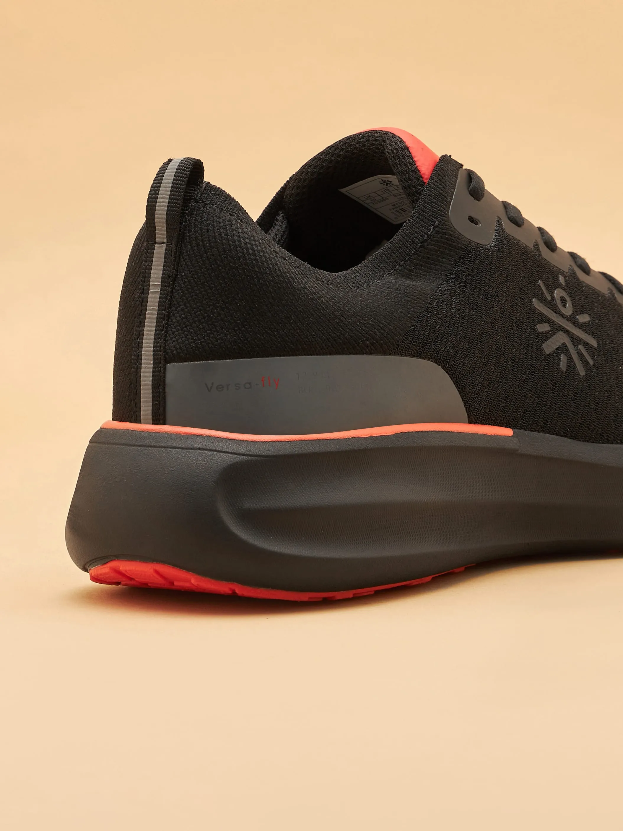 Versa Fly Men Running Shoes - Black/Red