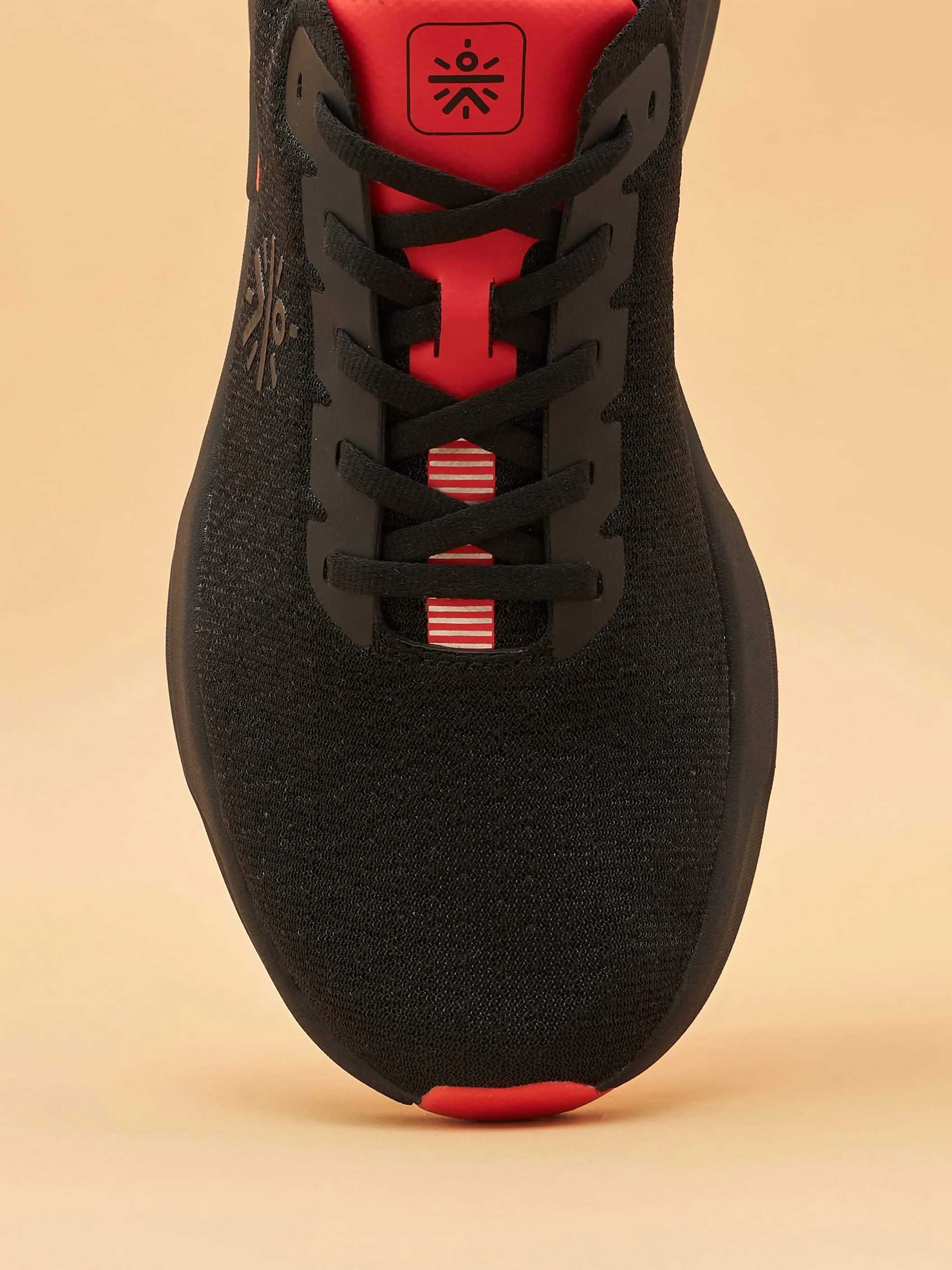 Versa Fly Men Running Shoes - Black/Red