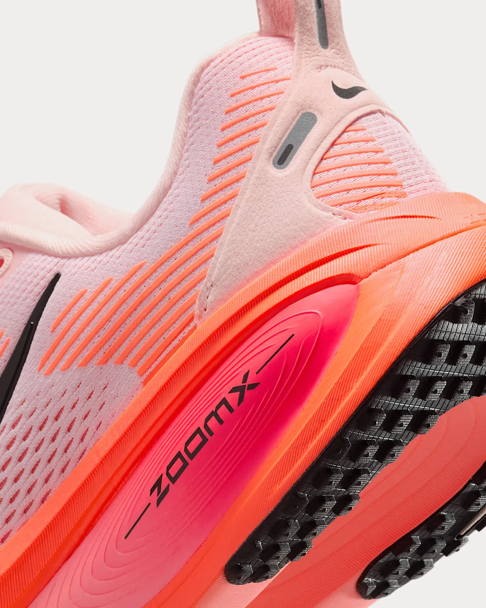 Vomero 18 Atmosphere / Bright Crimson / Crimson Bliss / Black Running Shoes